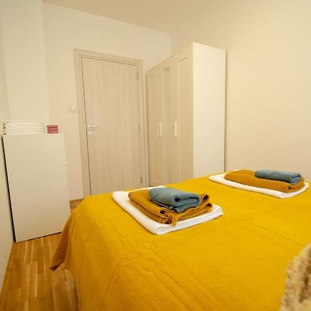White Fields-Central 2-Bdrm Apartment With Parking Novi Sad Exteriér fotografie