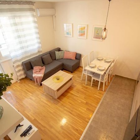 White Fields-Central 2-Bdrm Apartment With Parking Novi Sad Exteriér fotografie