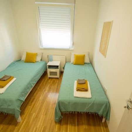 White Fields-Central 2-Bdrm Apartment With Parking Novi Sad Exteriér fotografie