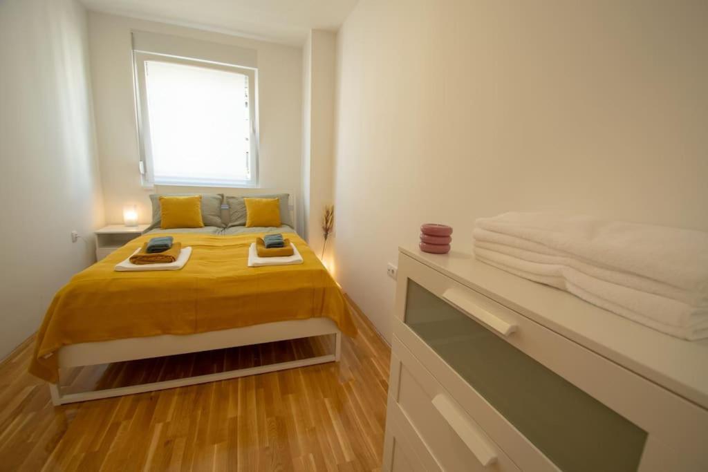 White Fields-Central 2-Bdrm Apartment With Parking Novi Sad Exteriér fotografie