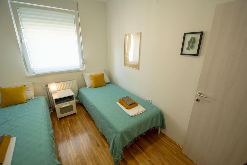 White Fields-Central 2-Bdrm Apartment With Parking Novi Sad Exteriér fotografie