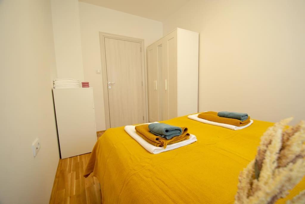 White Fields-Central 2-Bdrm Apartment With Parking Novi Sad Exteriér fotografie