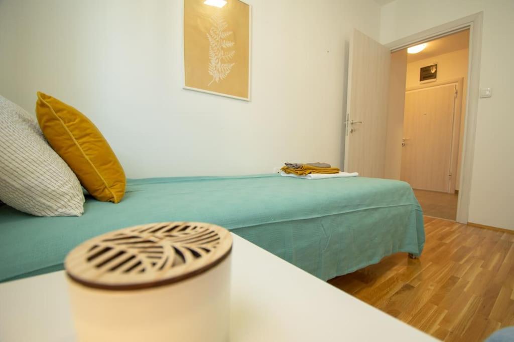 White Fields-Central 2-Bdrm Apartment With Parking Novi Sad Exteriér fotografie