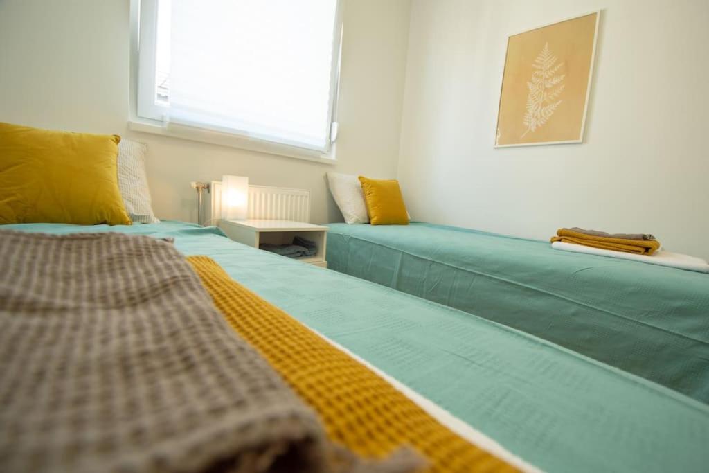 White Fields-Central 2-Bdrm Apartment With Parking Novi Sad Exteriér fotografie